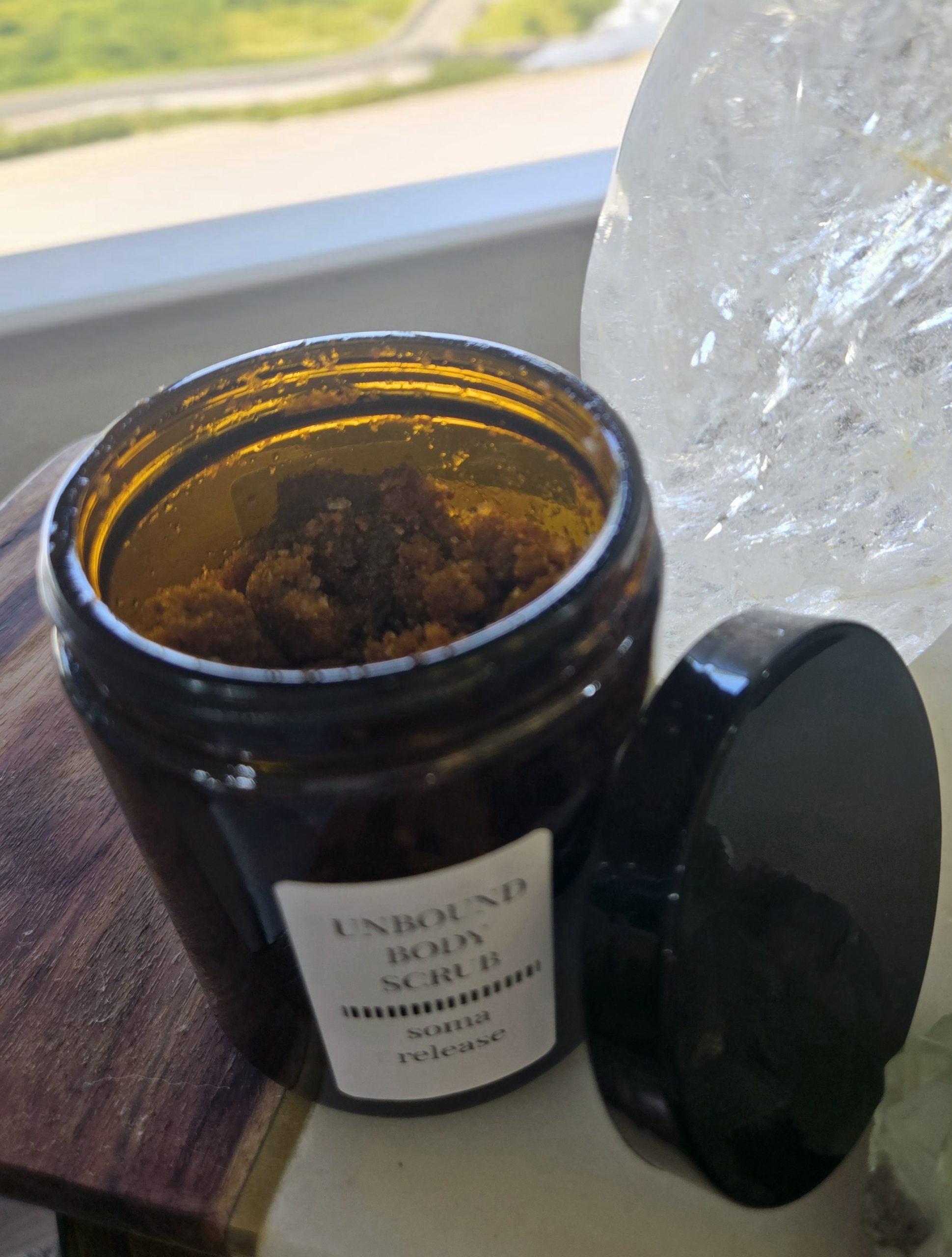The visceral and physical act of release is aided with this profound body scrub. It utilizes both sugar and salt to let go of the energies held in the body.
