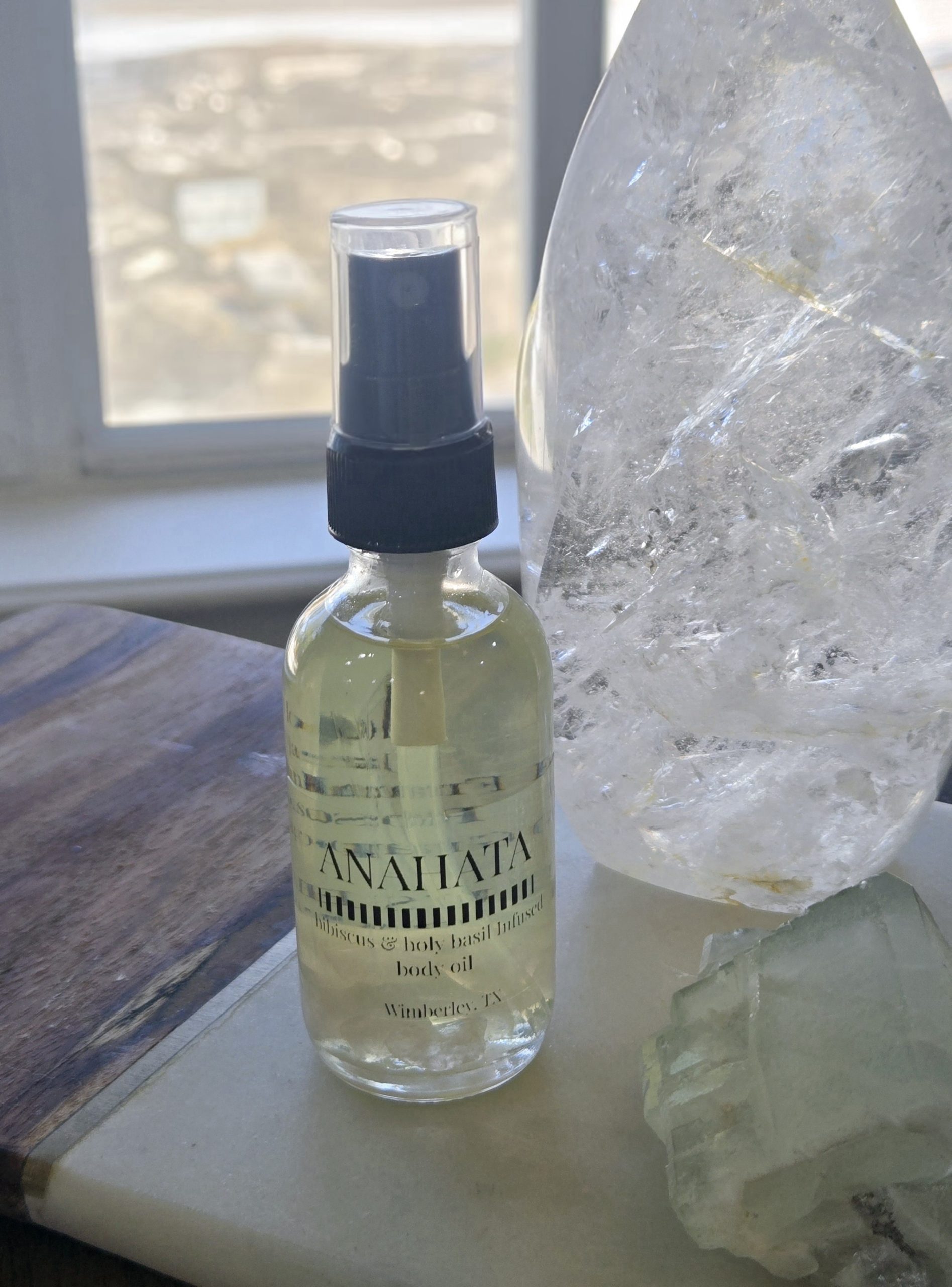 Show yourself some love with this divine body oil. Grapeseed oil is perfect for all skin tones.